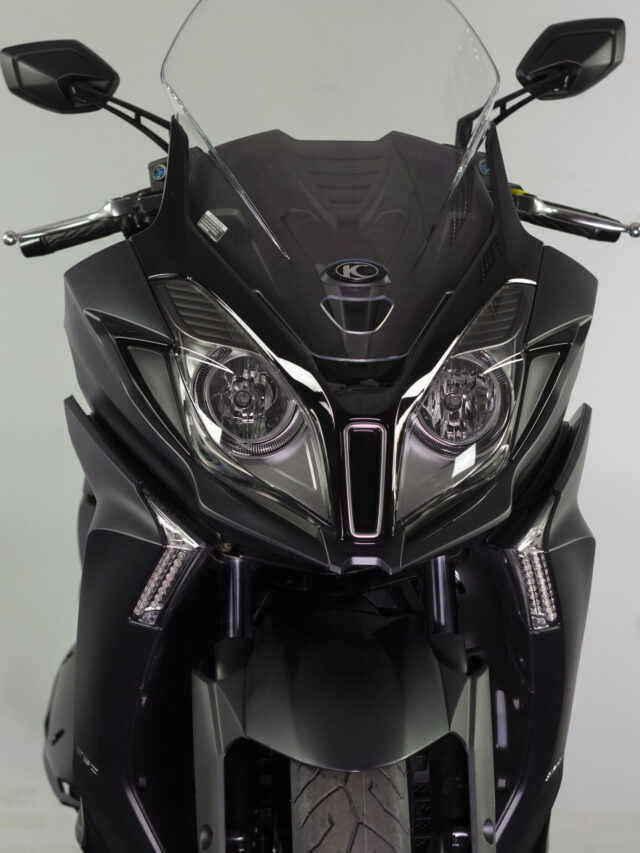 Downtown 350i TCS: A Scooter Que Vai Mudar Seu Jogo!