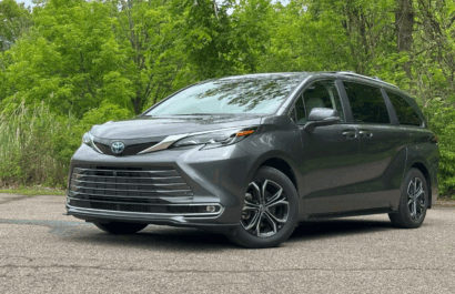 Conheça o Toyota Sienna Platinum 2025: Luxo e Desempenho
